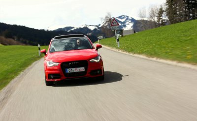 Audi A1 Roter Piranha fahrdynamisch 05.jpg