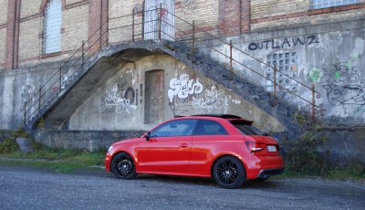 11-10-29 Audi A1 am Wasserwerk KE.jpg