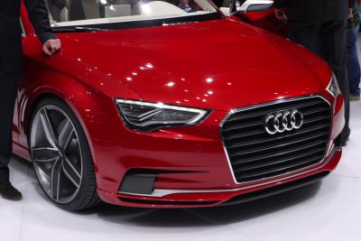 00-audi-a3-sedan-live-geneva-2011.jpg