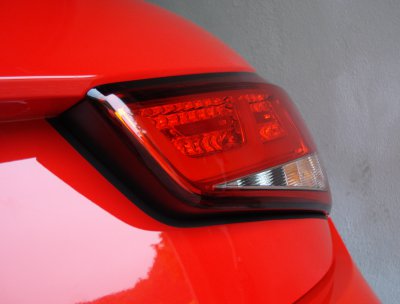 A1 LED-Rückleuchten schwarz NEU (09).jpg