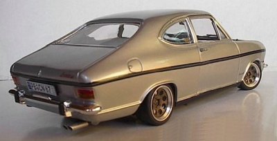 Opel Kadett B Coupe 1900 (Modell).jpg