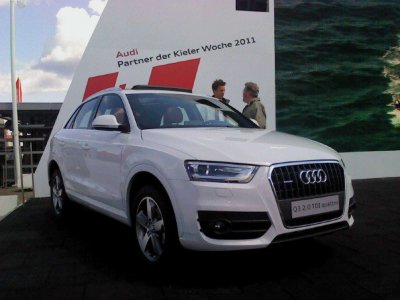 Audi Q 3 gletscherweiss 1.jpg