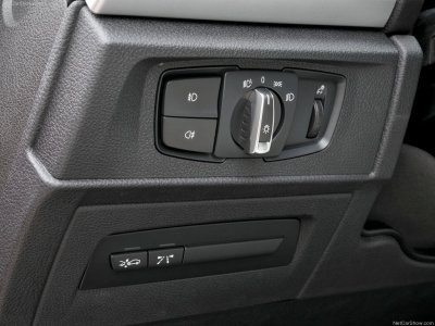 BMW-1-Series_Urban_Line_2012_1024x768_wallpaper_6b.jpg