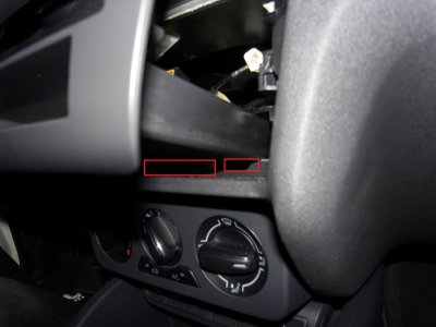 audi_a1_Radioschacht2.jpg