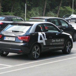 Auf der Straße des 17 Juni. Meilenstein vor der Festmeile?