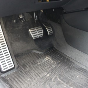 Audi Original Fußstütze und Pedalkappen S-tronic

Teilenummer : 8X1 064 205 B