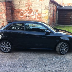 nach der Folierung der Schweller in schwarz