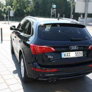 Heckansicht vor dem Audi Forum Neckarsulm