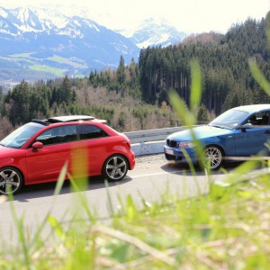 Durchs Gras geschaut!
Ausflug am 21.04.2012 im Allgäu
Audi A1 Roter Piranha mit BMW 1er von Spiderpig99