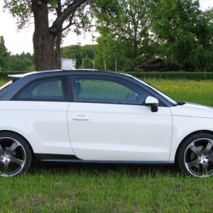 Bullet - Audi A1/1,4TFSI/185PS, Amalfiweiß mit Dachbogenfarbe und Aerodynamikpaket in Daytonagrau Perleffekt, Räder "Dotz Freeride peak" 18" mit 225/35R18
